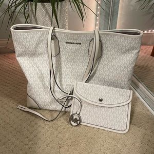 Michael Kors tote